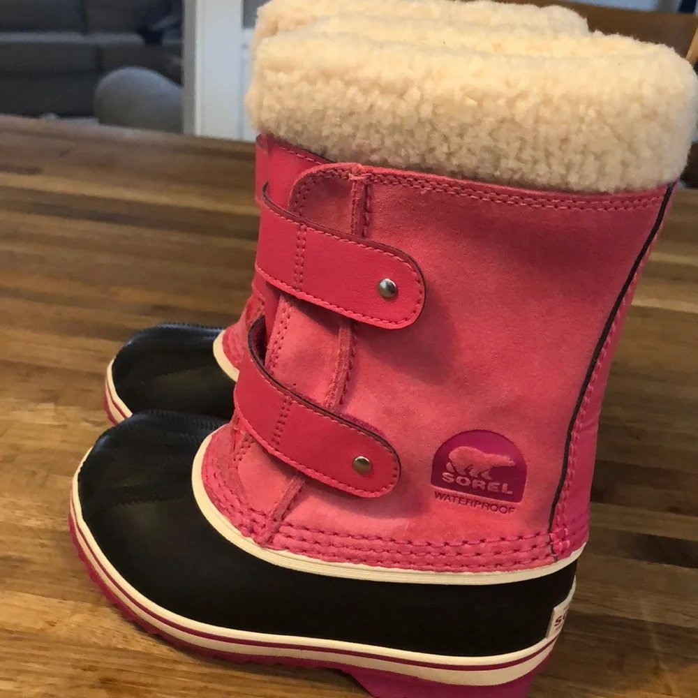 Sorel NWOT snow boots!